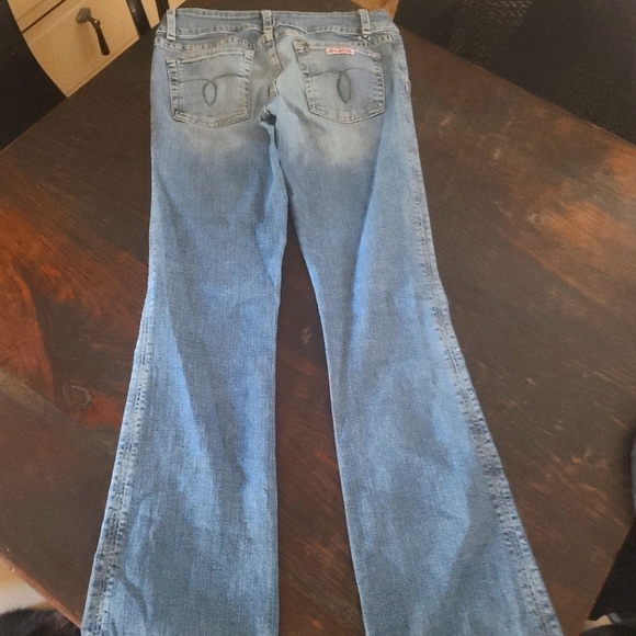 These are to big on me - Picture 3 of 4